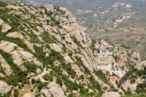 Vistes del monestir de Montserrat des del camí nou de Sant Jeroni
